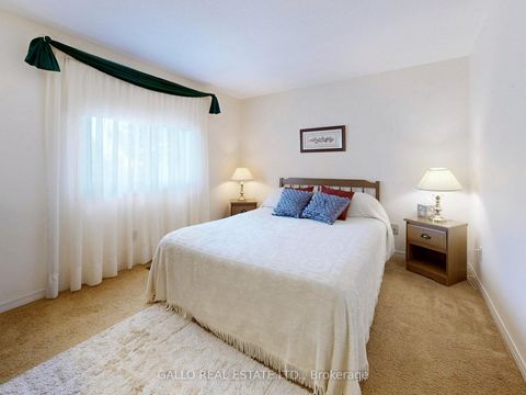 Photo 10 at 155 Goldhawk Trail, Milliken, Toronto