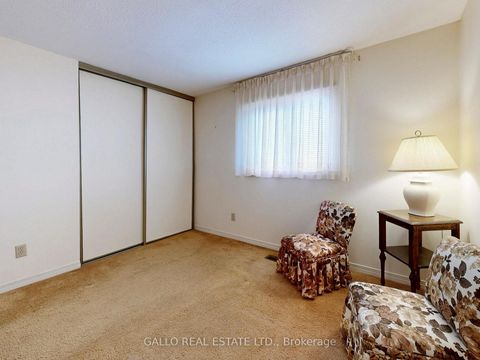 Photo 11 at 155 Goldhawk Trail, Milliken, Toronto