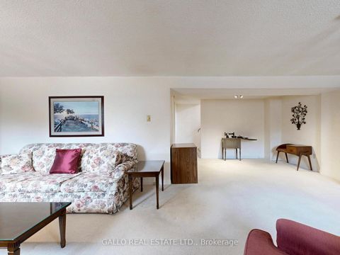Photo 14 at 155 Goldhawk Trail, Milliken, Toronto