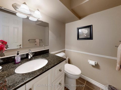 Photo 15 at 155 Goldhawk Trail, Milliken, Toronto