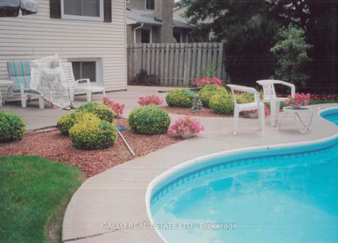 Photo 16 at 155 Goldhawk Trail, Milliken, Toronto