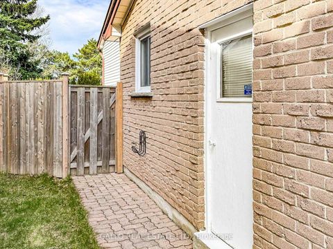 Photo 20 at 155 Goldhawk Trail, Milliken, Toronto