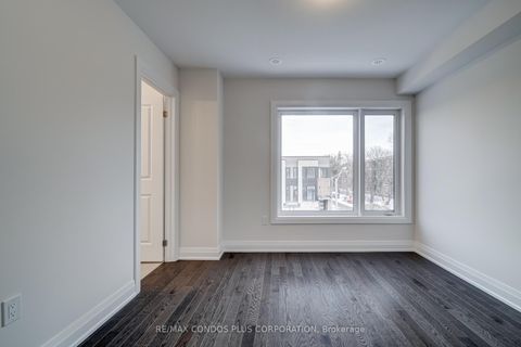 Photo 3 at 4 Wild Rose Gardens, Rustic, Toronto