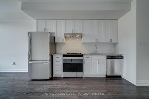 Photo 5 at 4 Wild Rose Gardens, Rustic, Toronto