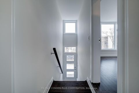 Photo 16 at 4 Wild Rose Gardens, Rustic, Toronto