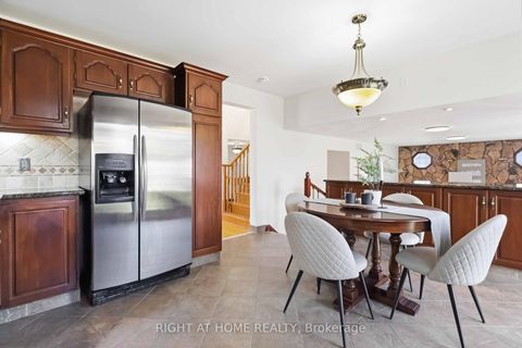 Photo 14 at 313 Preston Drive, McLaughlin, Oshawa