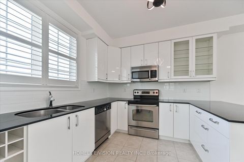 Photo 10 at 7 - 215 16TH Avenue, Langstaff, Richmond Hill