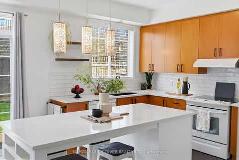 Photo 10 at 1086 Songbird Drive, Pinecrest, Oshawa