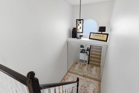 Photo 22 at 1086 Songbird Drive, Pinecrest, Oshawa