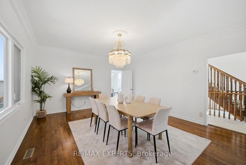 Photo 10 at 11 Horizon Court, Doncrest, Richmond Hill