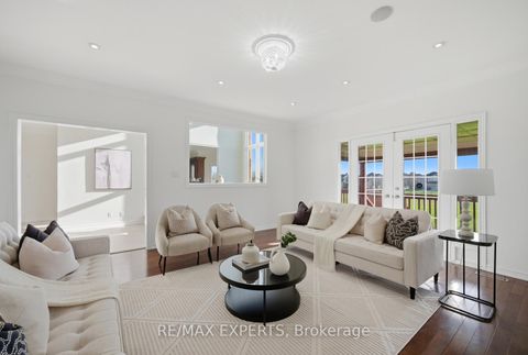 Photo 23 at 11 Horizon Court, Doncrest, Richmond Hill