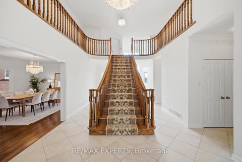 Photo 25 at 11 Horizon Court, Doncrest, Richmond Hill