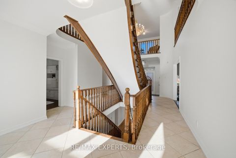 Photo 27 at 11 Horizon Court, Doncrest, Richmond Hill