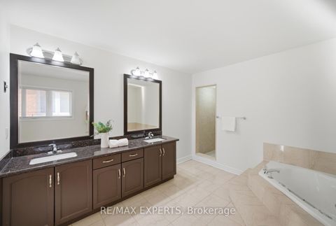 Photo 34 at 11 Horizon Court, Doncrest, Richmond Hill