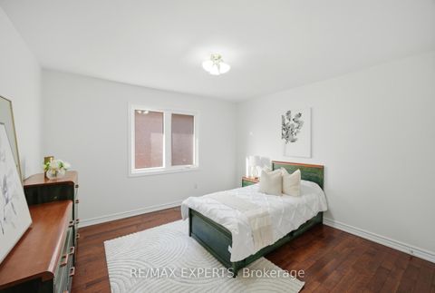 Photo 39 at 11 Horizon Court, Doncrest, Richmond Hill