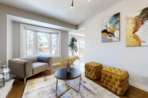 Photo 12 at 30 Moffat Crescent, Aurora Heights, Aurora