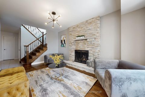 Photo 13 at 30 Moffat Crescent, Aurora Heights, Aurora