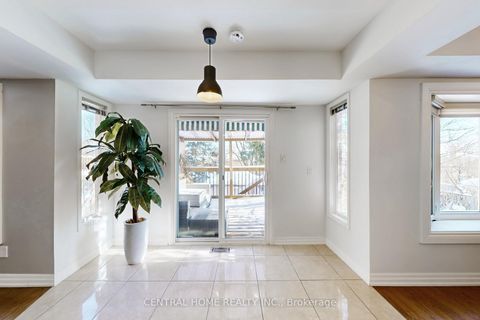 Photo 16 at 30 Moffat Crescent, Aurora Heights, Aurora