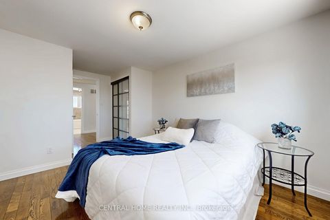 Photo 22 at 30 Moffat Crescent, Aurora Heights, Aurora