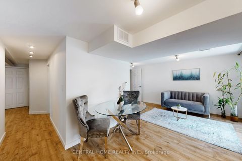 Photo 25 at 30 Moffat Crescent, Aurora Heights, Aurora