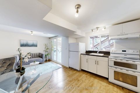 Photo 29 at 30 Moffat Crescent, Aurora Heights, Aurora