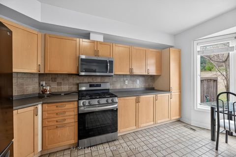 Photo 15 at 76 Westbury Court, Westbrook, Richmond Hill