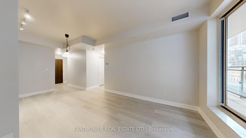 Photo 3 at 639 - 460 Adelaide Street E, Moss Park, Toronto