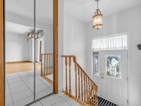 Photo 3 at 10 Boyne Highland Crescent, Glen Shields, Vaughan