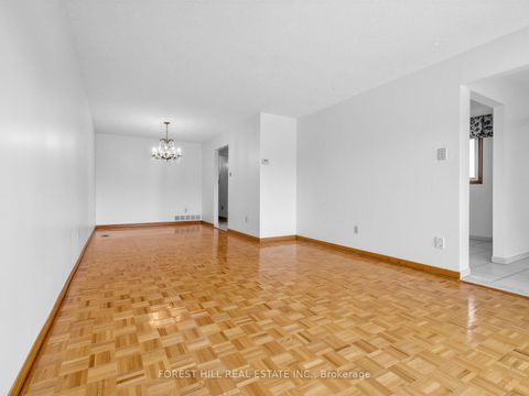 Photo 12 at 10 Boyne Highland Crescent, Glen Shields, Vaughan