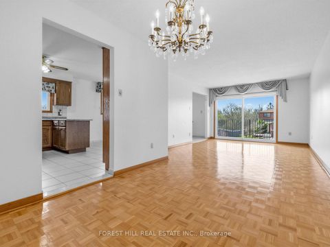 Photo 14 at 10 Boyne Highland Crescent, Glen Shields, Vaughan