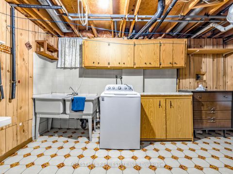 Photo 27 at 10 Boyne Highland Crescent, Glen Shields, Vaughan