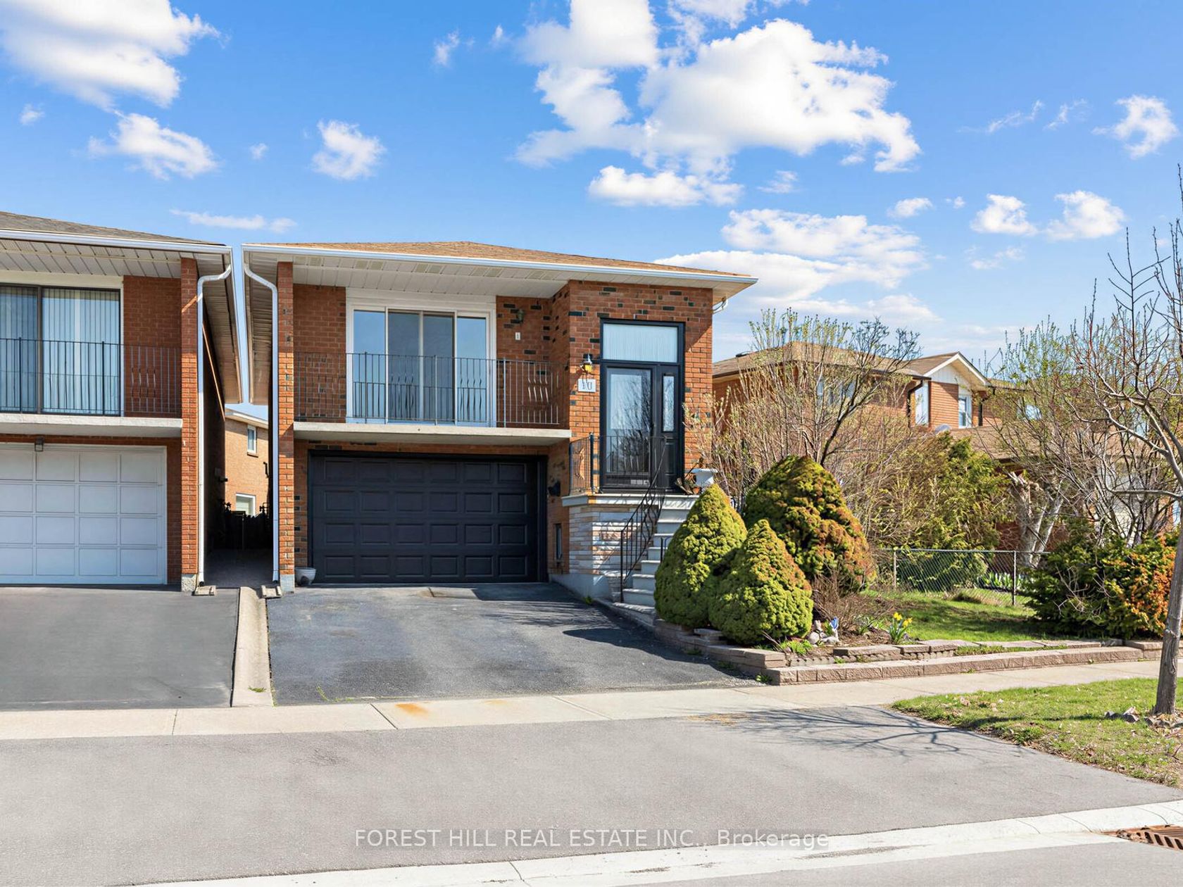 10 Boyne Highland Crescent, Glen Shields, Vaughan photo number 2