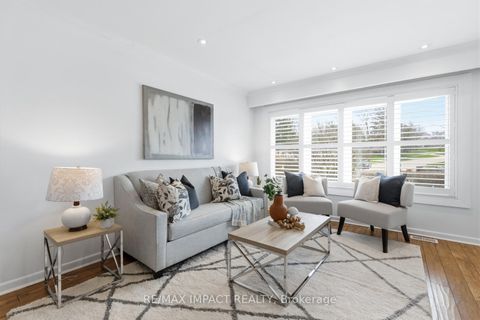 Photo 5 at 918 McCullough Drive, Downtown Whitby, Whitby