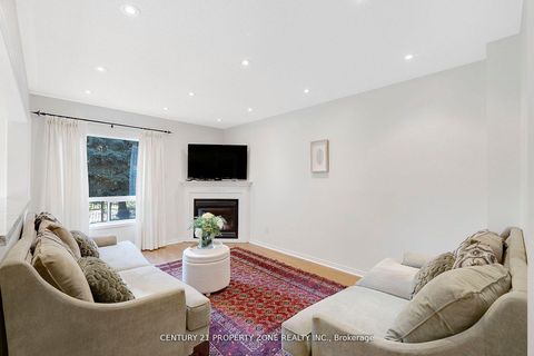 Photo 4 at 582 Plantation Gate, Summerhill Estates, Newmarket