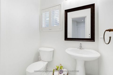 Photo 11 at 582 Plantation Gate, Summerhill Estates, Newmarket