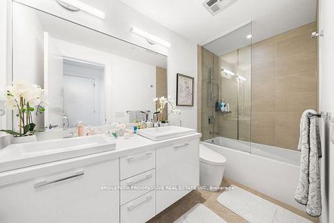 Photo 25 at 303 - 3 Southvale Drive, Leaside, Toronto