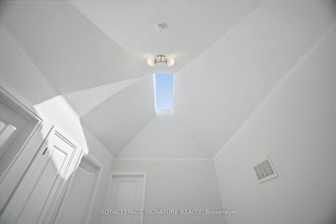 Photo 11 at 11 Wessenger Drive, Holly, Barrie