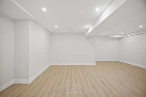 Photo 24 at 11 Wessenger Drive, Holly, Barrie