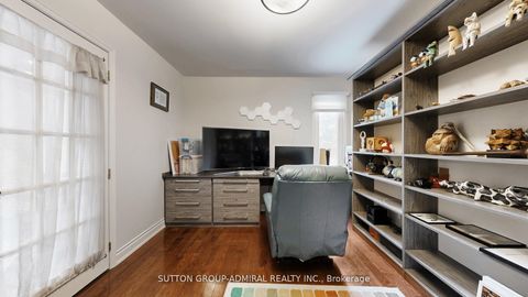 Photo 11 at 239 Rose Green Drive, Uplands, Vaughan