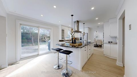 Photo 13 at 82 Windermere Crescent S, South Richvale, Richmond Hill