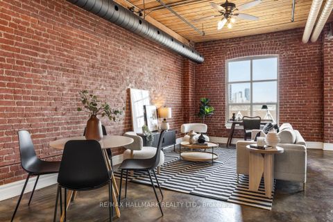 Photo 1 at 405 - 426 Queen Street E, Moss Park, Toronto