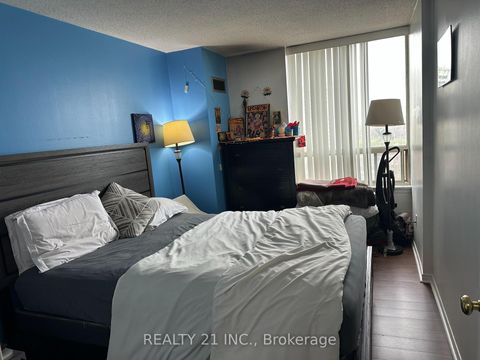 Photo 13 at 821 - 3 Greystone Walk Drive, Kennedy Park, Toronto