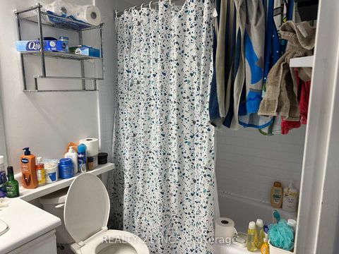 Photo 19 at 821 - 3 Greystone Walk Drive, Kennedy Park, Toronto