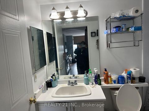 Photo 20 at 821 - 3 Greystone Walk Drive, Kennedy Park, Toronto