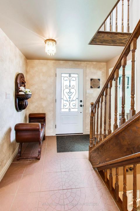 Photo 3 at 76 Ashbourne Drive, City Centre West, Toronto