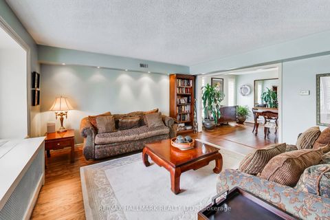 Photo 4 at 76 Ashbourne Drive, City Centre West, Toronto