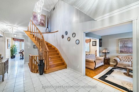 Photo 3 at 81 Vera Street, East Woodbridge, Vaughan