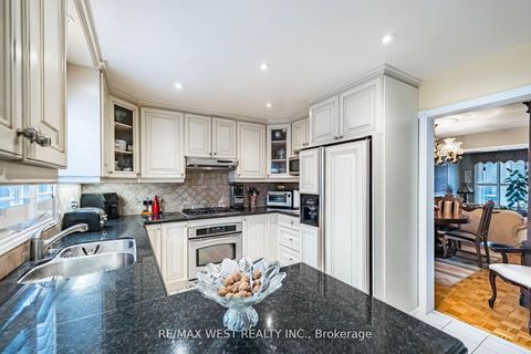 Photo 14 at 81 Vera Street, East Woodbridge, Vaughan