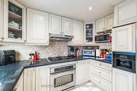 Photo 16 at 81 Vera Street, East Woodbridge, Vaughan