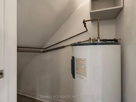 Photo 18 at 14 - 660B Wellington Street W, Niagara, Toronto